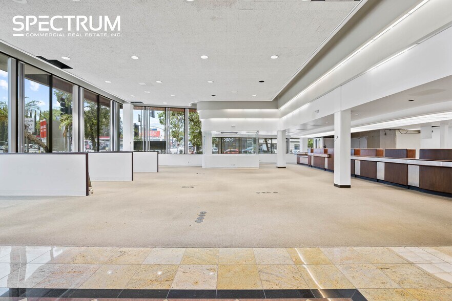 More Photos Of 16861 Ventura Blvd, Encino Office For Sale