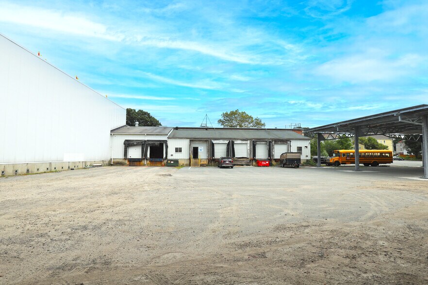 More Photos Of 376 Nash Rd, New Bedford Refrigeration Cold Storage For Sale
