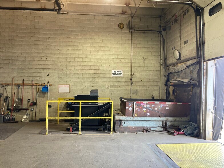 More Photos Of 700 Garfield Ave, Duluth Freestanding For Sale