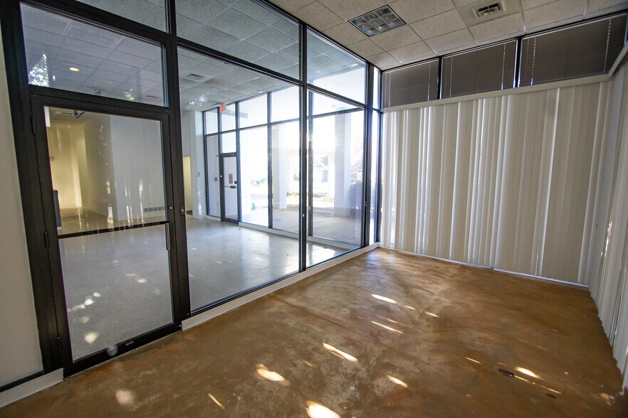 More Photos Of 200 Dillon Cir, Spartanburg Office For Sale