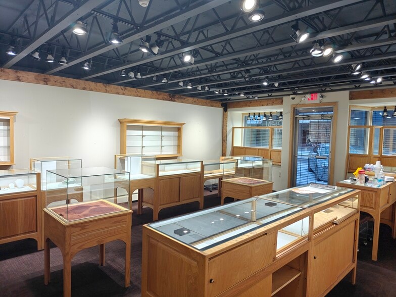 More Photos Of 531 2nd Ave, Fairbanks General Retail For Lease