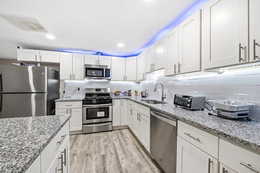 More Photos Of 47 Chelmsford St, Chelmsford Storefront Retail Residential For Sale