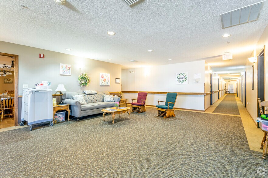 More Photos Of 600 S Hill St, Salem Apartments For Sale