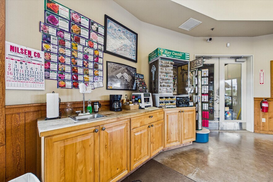 More Photos Of 1593 Market St, Ferndale General Retail For Sale