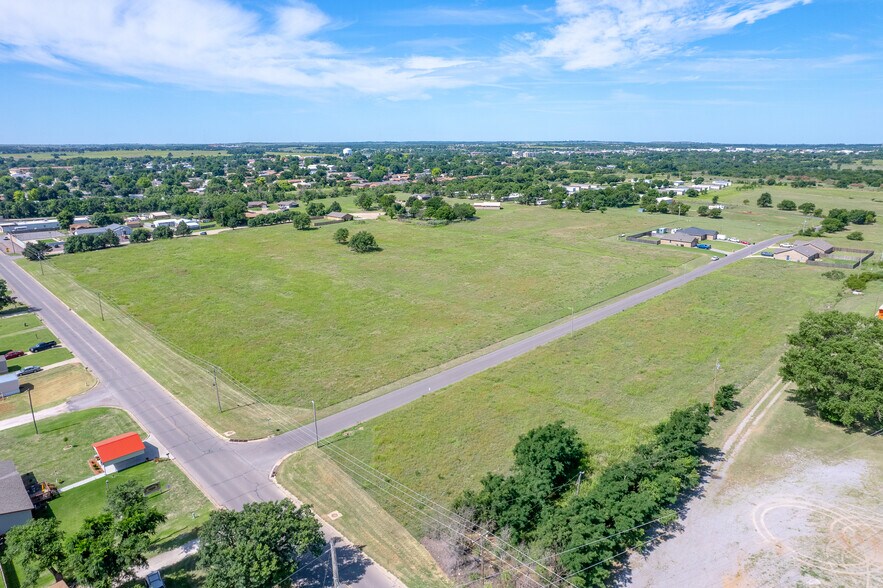 More Photos Of Jackson Ave and 22nd St, Woodward Land For Sale