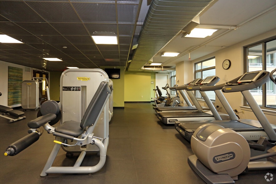 More Photos Of 8710 Cameron St, Silver Spring Apartments For Lease