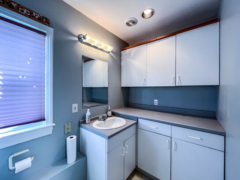 More Photos Of 300 Worcester Rd, Framingham Office For Sale