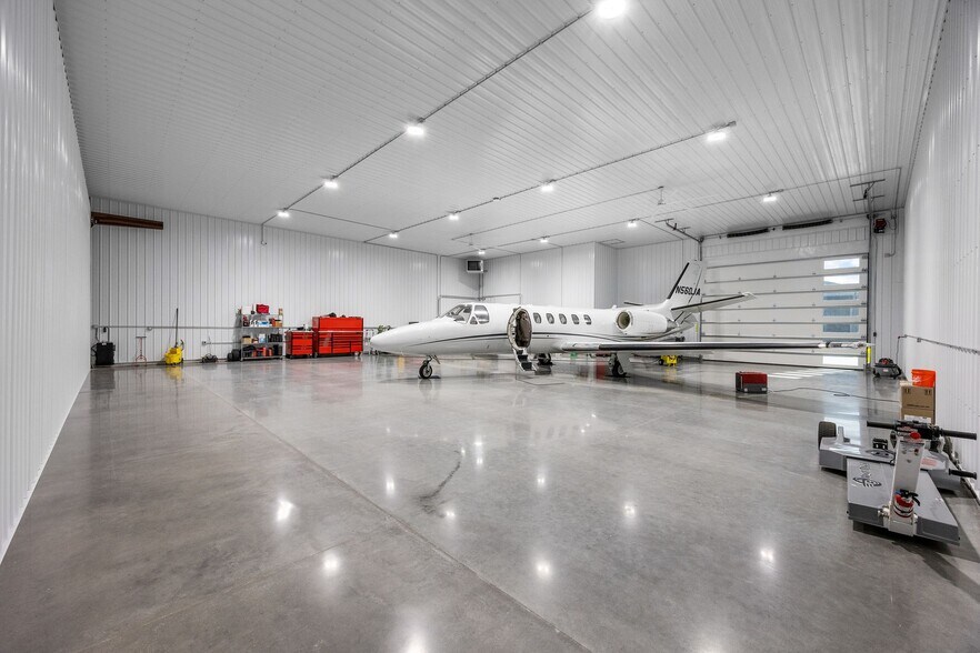 More Photos Of 530 Aircom Dr, Marion Airplane Hangar For Sale