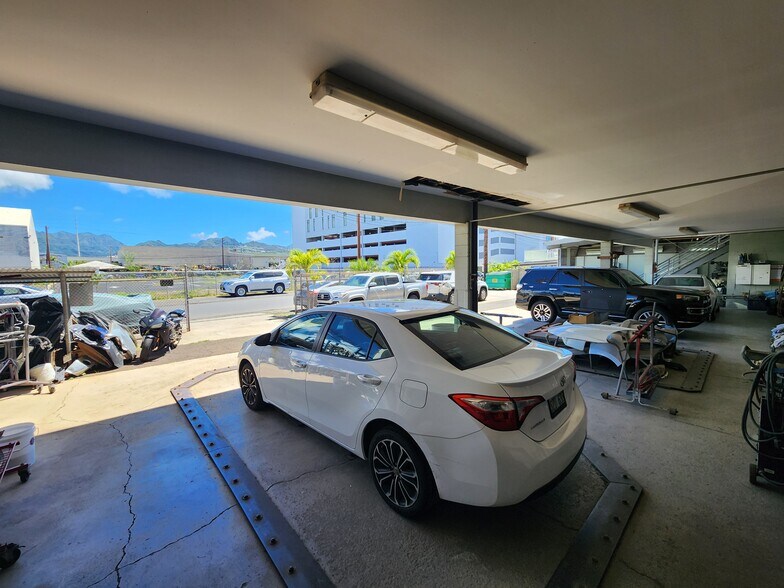 More Photos Of 2015 Kalani St, Honolulu Warehouse For Sale