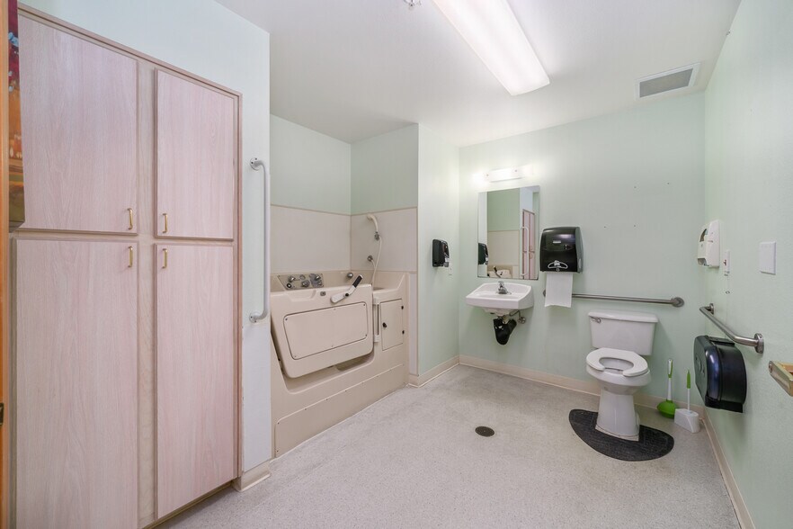 More Photos Of 35385 Tohl Ave, Nehalem Assisted Living For Sale