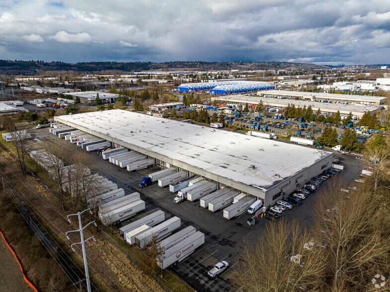 More Photos Of 22114-22140 76th Ave S, Kent Distribution For Lease