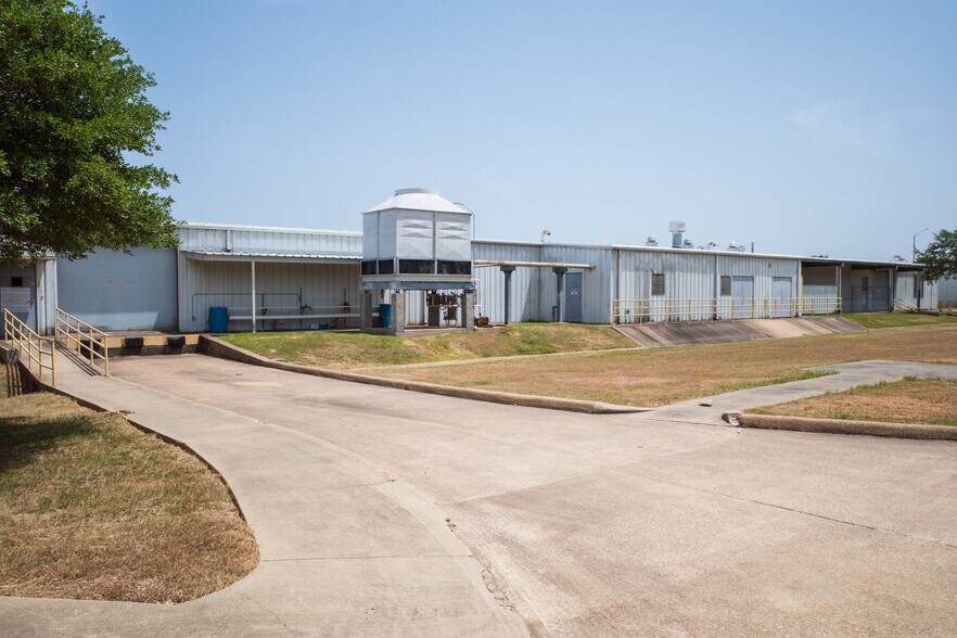 More Photos Of 151 Graham Rd, College Station Research And Development For Lease