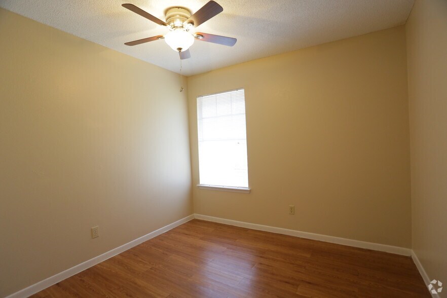 More Photos Of 737 W Mayfield Blvd, San Antonio Apartments For Sale