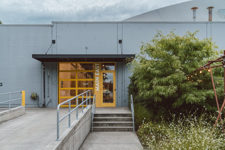 More Photos Of 100 NE Farragut St, Portland Light Manufacturing For Lease