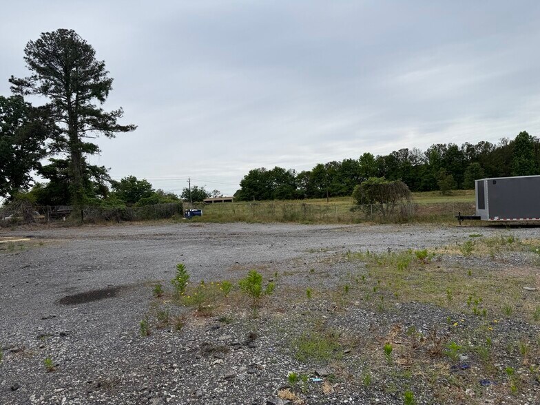 More Photos Of 1551 Dogwood Dr SW, Conyers General Retail For Lease