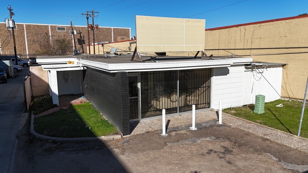 Primary Photo Of 10932 Katy Fwy, Houston Office For Lease