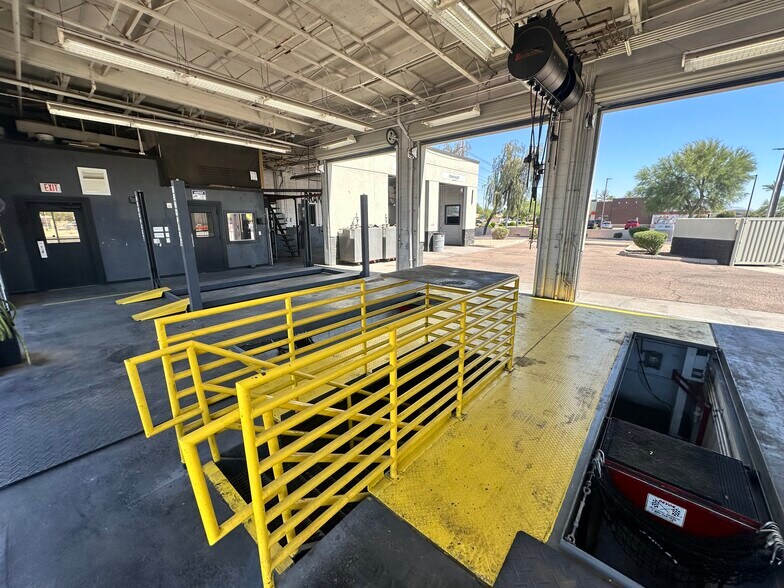 More Photos Of 10380 N 91st Ave, Peoria Auto Repair For Lease