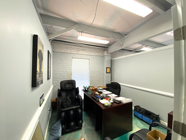 More Photos Of 7116 Firelane Rd, Columbia Office For Sale