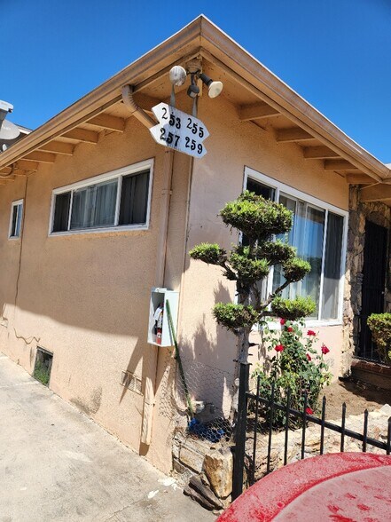 More Photos Of 251 W 41st Pl, Los Angeles Apartments For Sale