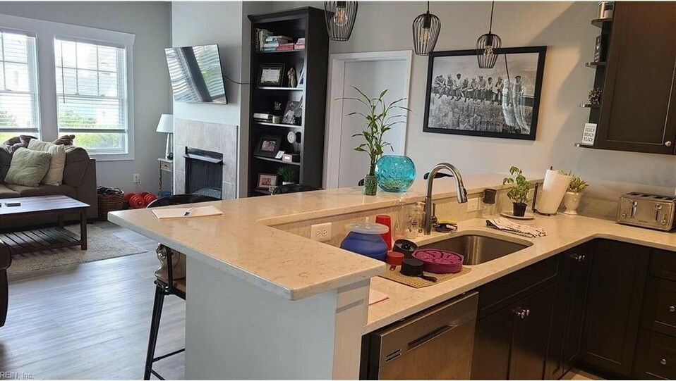 More Photos Of 9650 Shore Dr, Norfolk Veterinarian Kennel For Sale