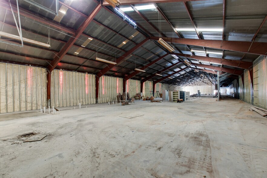 More Photos Of 3229 Navigation Blvd, Houston Warehouse For Sale