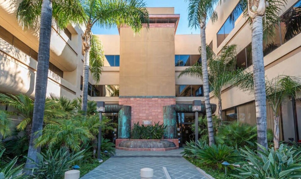 More Photos Of 21731 Ventura Blvd, Woodland Hills Medical For Lease