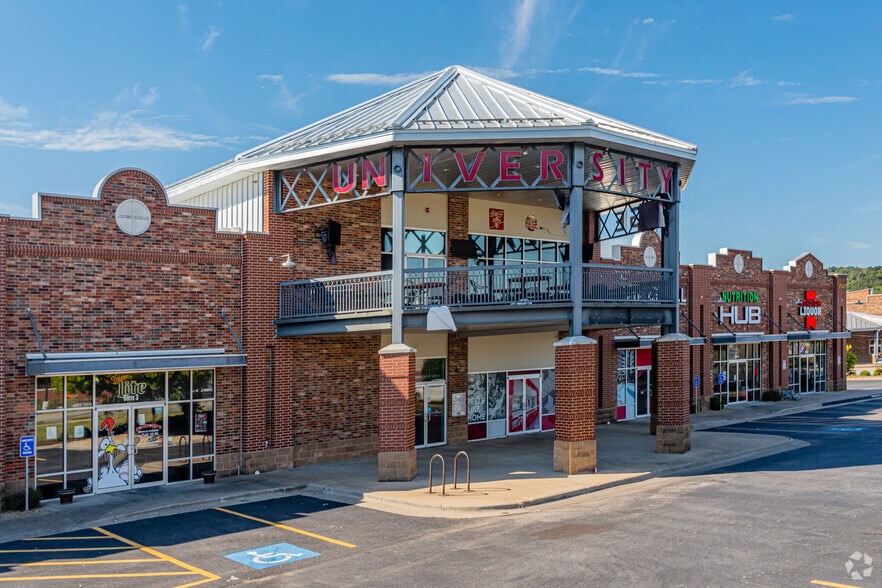 Primary Photo Of 1545 W 15th St, Fayetteville Restaurant For Lease