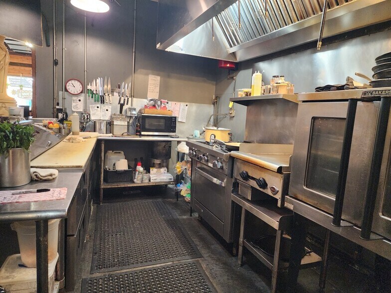 More Photos Of 66-437 Kamehameha Hwy, Haleiwa Storefront Retail Office For Sale