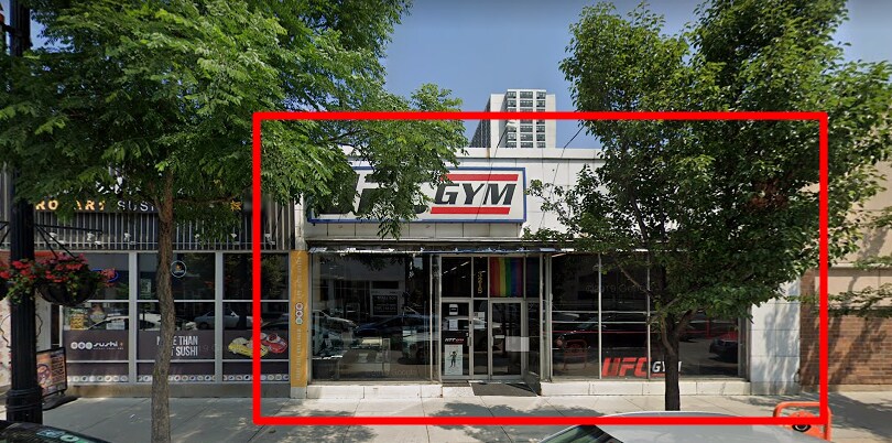 More Photos Of 3215-3219 N Broadway St, Chicago Health Club For Lease