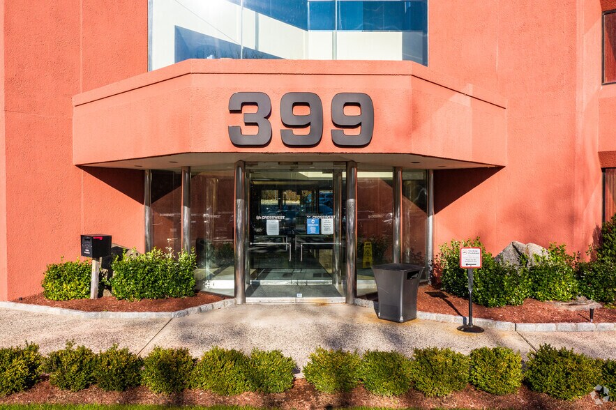 More Photos Of 399 Knollwood Rd, White Plains Office For Lease