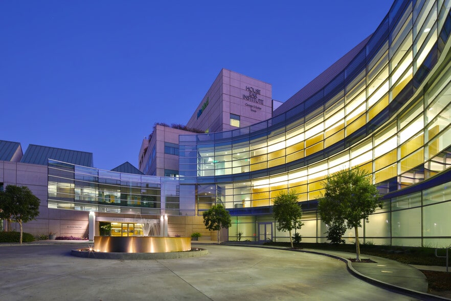 More Photos Of 2100 W 3rd St, Los Angeles Medical For Lease