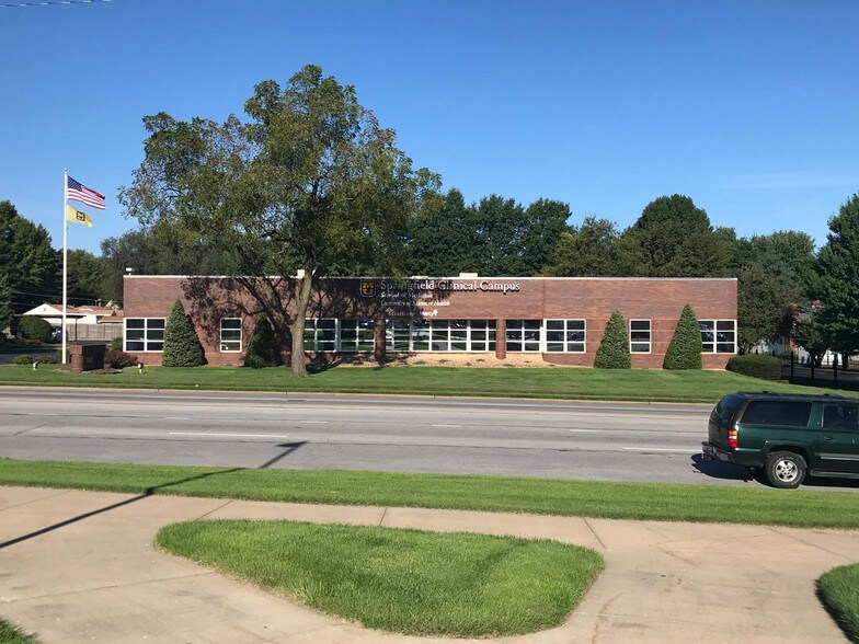 More Photos Of 1845 S National Ave, Springfield Office For Sale