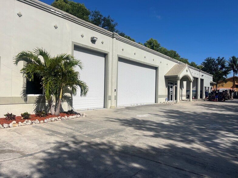 More Photos Of 9786 Bonita Beach Rd, Bonita Springs Freestanding For Lease