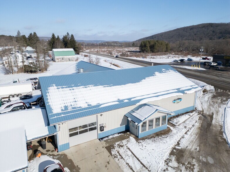 Primary Photo Of 5220 Maple Ln, Cuba Auto Repair For Sale