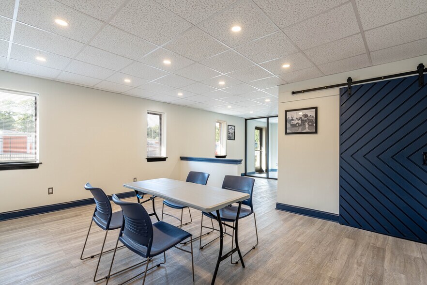 More Photos Of 1249 Byberry Rd, Philadelphia Warehouse For Sale