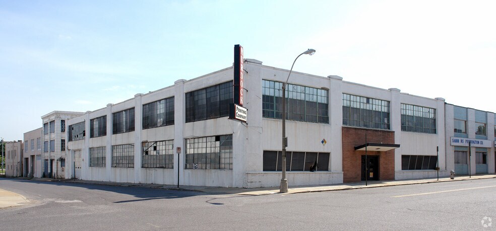 More Photos Of 430 Monroe Ave, Memphis Warehouse For Lease