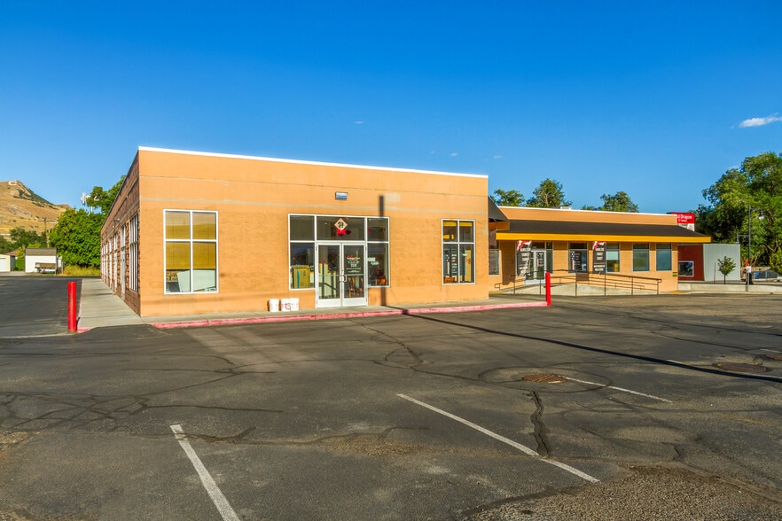 More Photos Of 8555 Magna Main st, Magna Freestanding For Lease