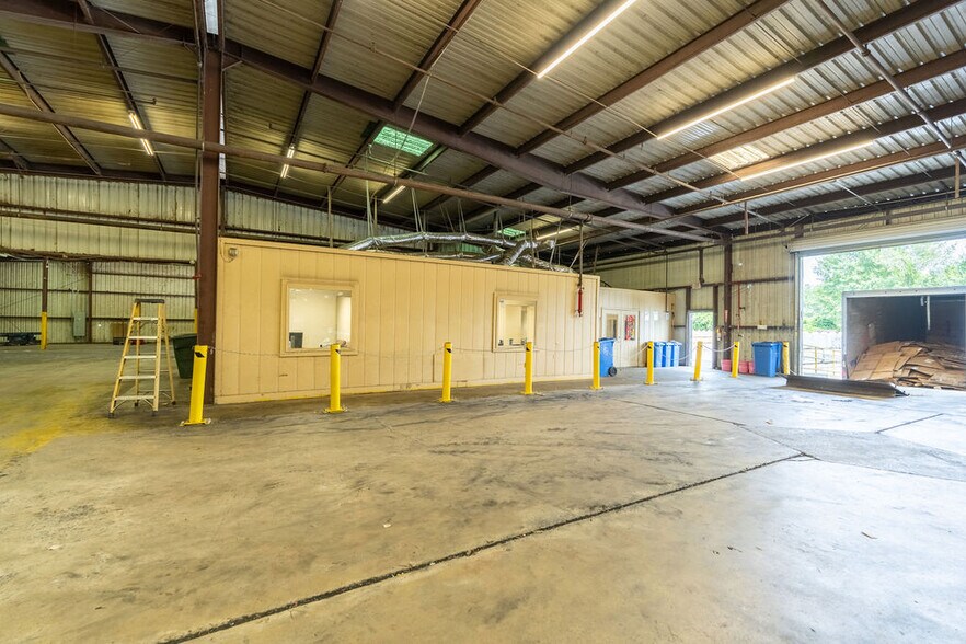 More Photos Of 89 Green St, Warner Robins Warehouse For Sale