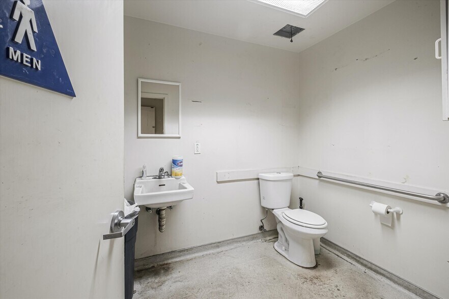 More Photos Of 3545 Soquel Dr, Soquel Auto Repair For Lease