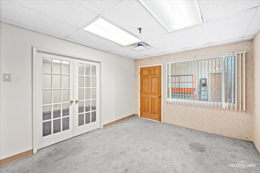More Photos Of 2701 W Jefferson St, Joliet Storefront For Lease