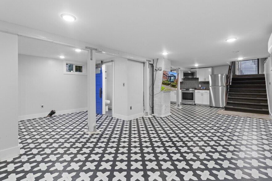 More Photos Of 5130 N Lombard St, Portland Freestanding For Sale