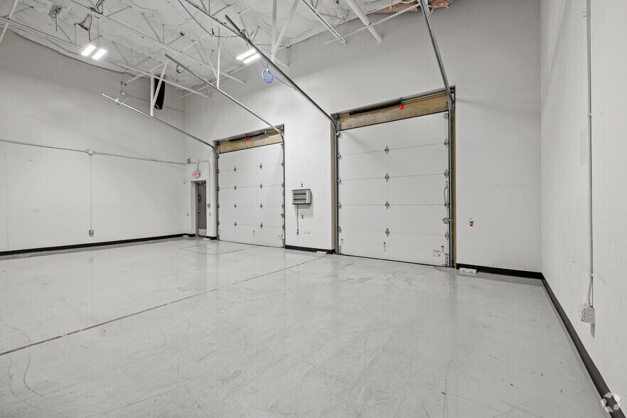 More Photos Of 11905-11945 Starcrest Dr, San Antonio Unknown For Lease