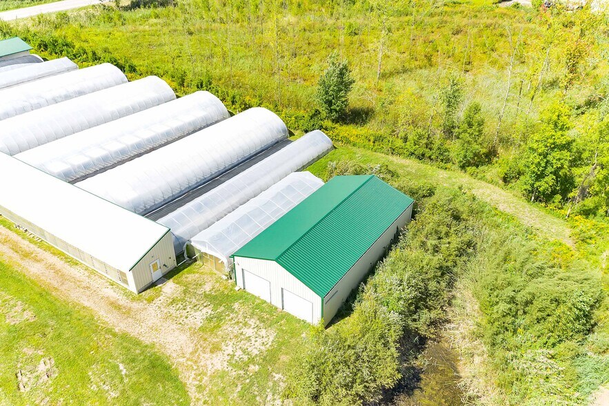 More Photos Of 4040 Velp Ave, Green Bay Specialty For Sale