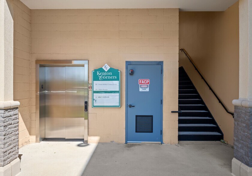 More Photos Of 17015 Kenton Dr, Cornelius Storefront Retail Office For Lease