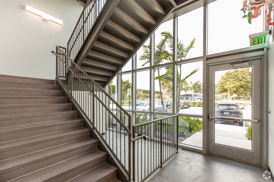 More Photos Of 15155 SW 97th Ave, Miami Medical For Lease
