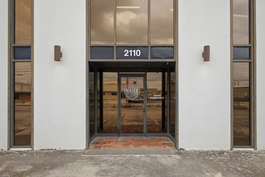 More Photos Of 2110 Mannix Dr, San Antonio Light Distribution For Sale