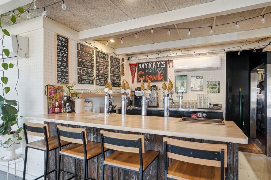 More Photos Of 1256 Columbus Rd, Granville Restaurant For Sale