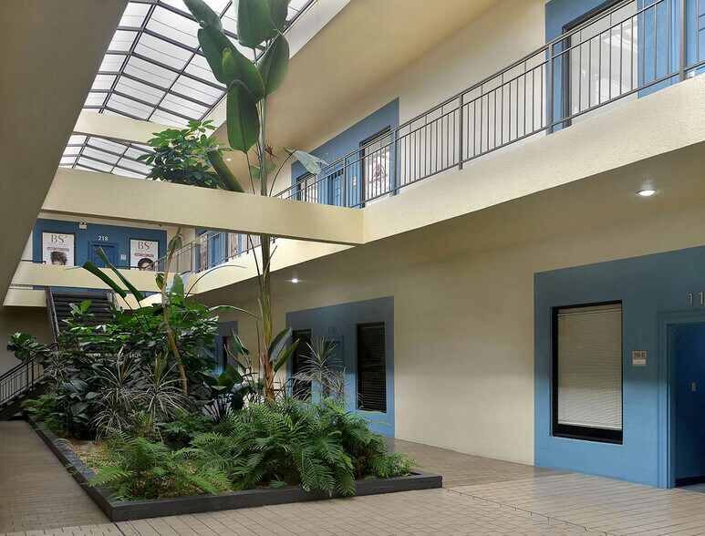 More Photos Of 1601 E Lamar Blvd, Arlington Office For Lease