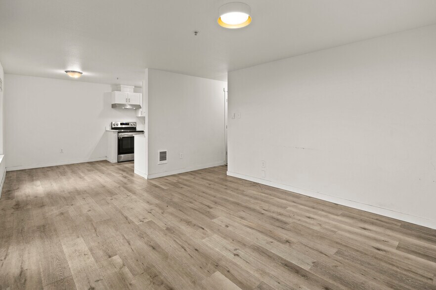 More Photos Of 215 Turner Ave, Shelton Apartments For Sale