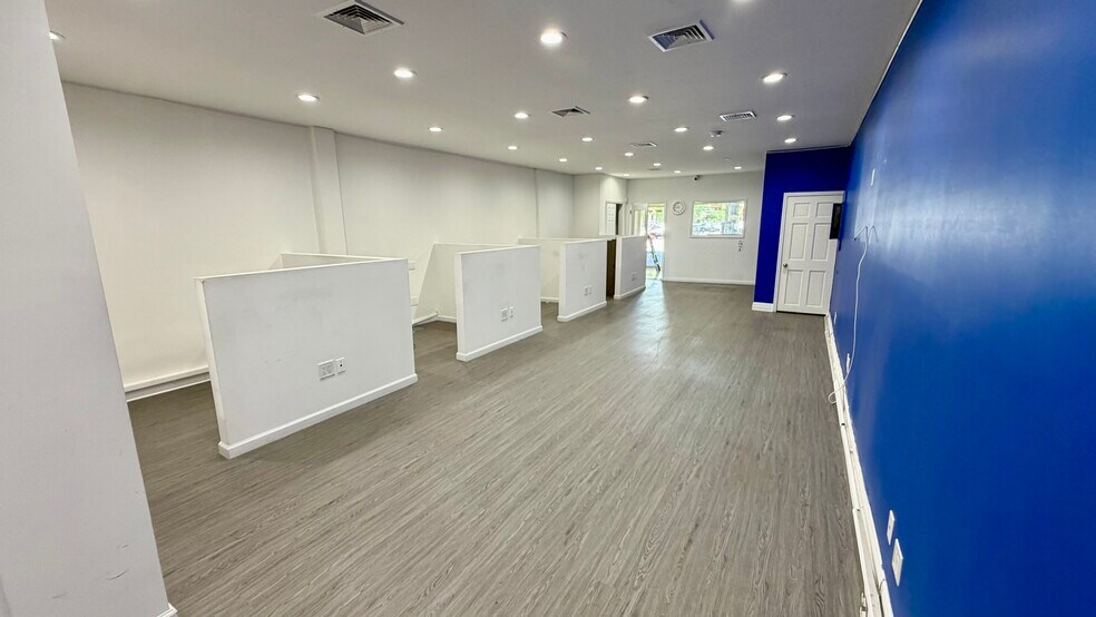 More Photos Of 112-21 Jamaica Ave, Richmond Hill Storefront Retail Office For Sale